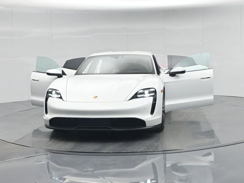 Used 2021 Porsche Taycan 4S image 31