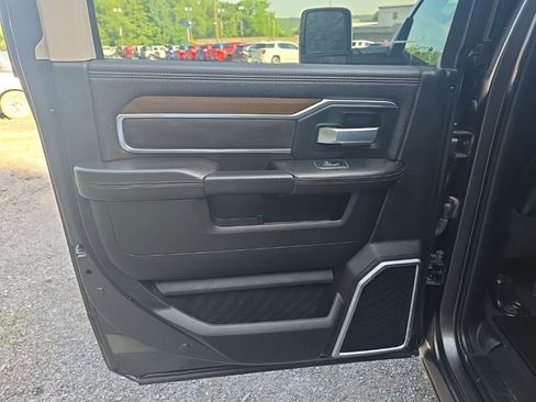 Used 2024 RAM 2500 Laramie AWD/4WD image 16