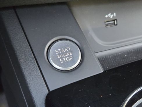 Used 2021 Audi A4 2.0T Premium w/ Convenience Package image 25