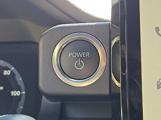 Used 2025 Toyota 4Runner Limited w/ Tow Technology Package AWD/4WD image 9
