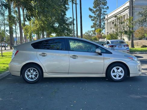Used 2010 Toyota Prius Four w/ Navigation Pkg image 5
