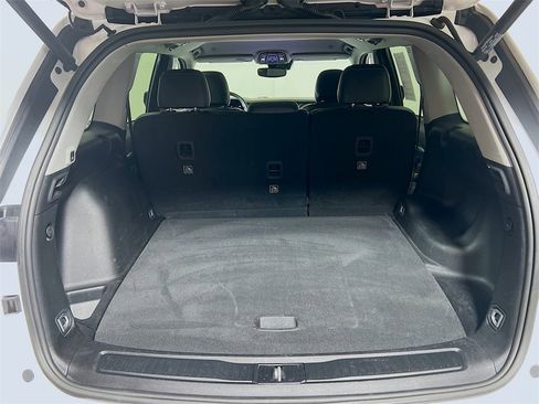 Used 2023 Jeep Grand Cherokee Limited image 23