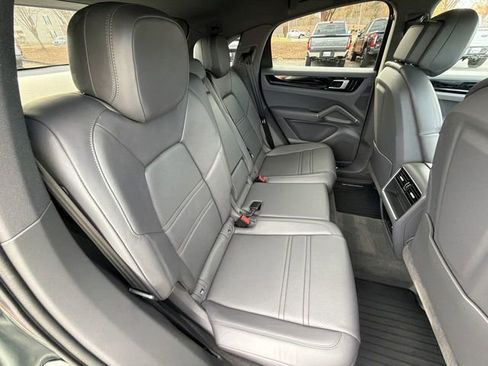Used 2020 Porsche Cayenne S image 27