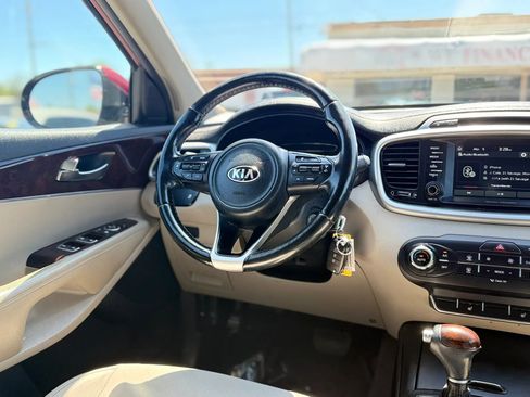 Used 2017 Kia Sorento LX w/ LX Convenience Package image 30