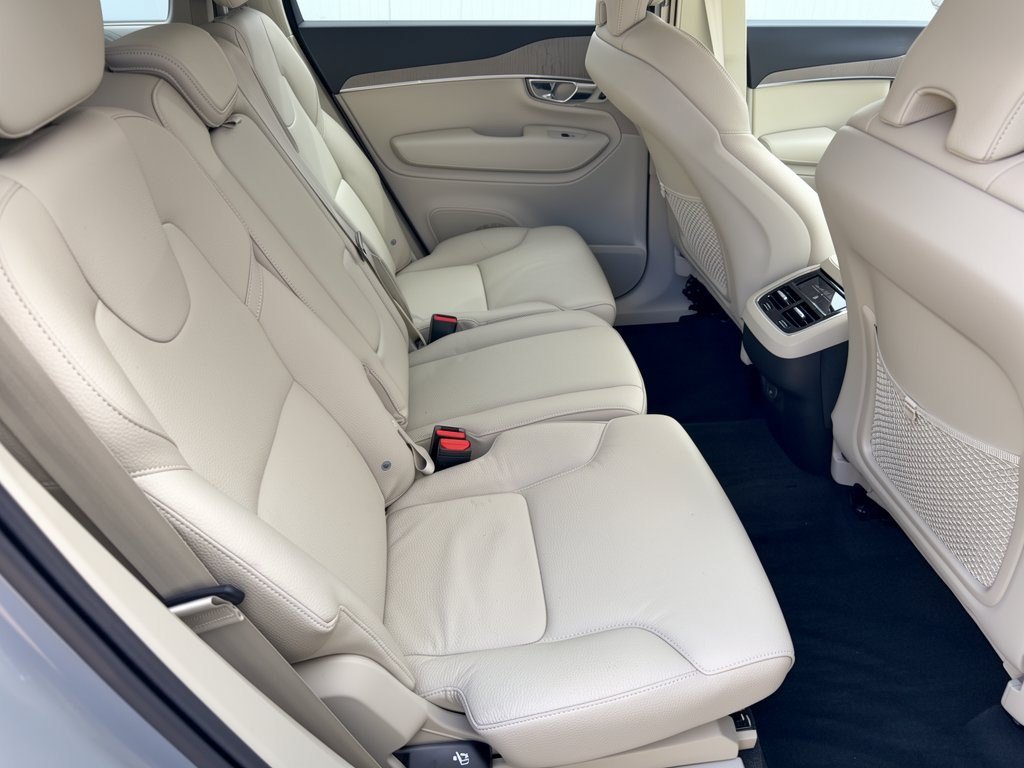 Certified 2025 Volvo XC90 B6 Core AWD/4WD image 29
