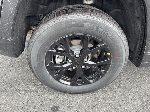 New 2026 Jeep Grand Cherokee Altitude AWD/4WD image 7