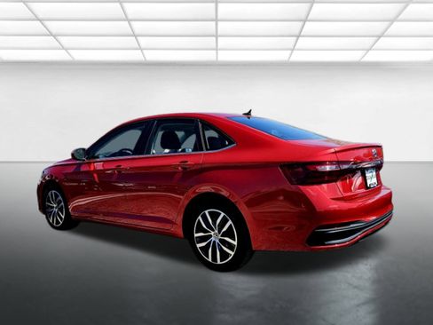 Used 2025 Volkswagen Jetta SE w/ Sunroof Package FWD image 6
