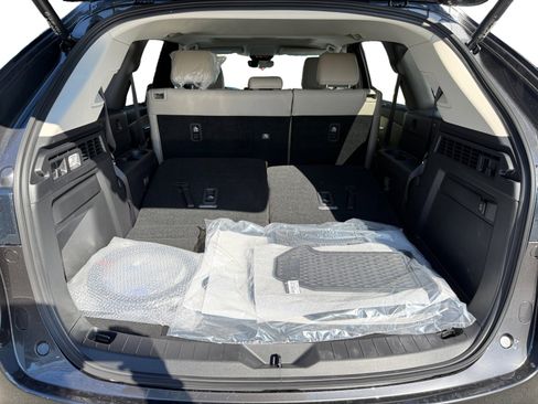 New 2026 MAZDA CX-90 Plug-In Hybrid w/ Preferred image 17