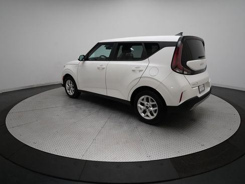 Certified 2023 Kia Soul LX w/ LX Technology Package image 12