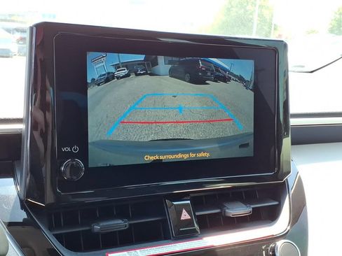 Used 2025 Toyota Corolla LE FWD image 10