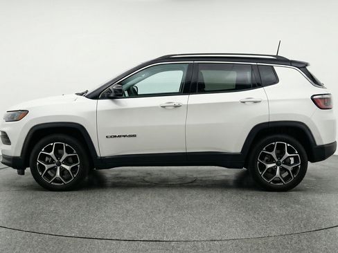 Used 2025 Jeep Compass Limited image 5