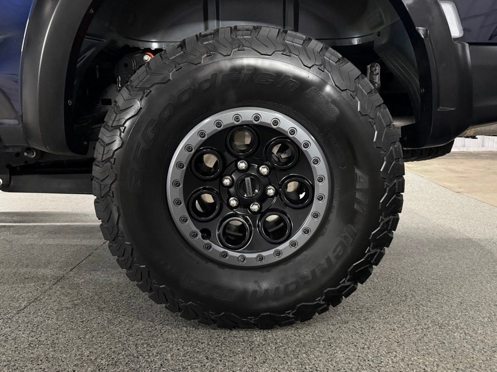 Used 2025 Ford F150 Raptor AWD/4WD image 16