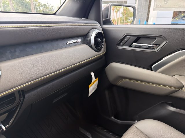 New 2026 Chevrolet Colorado ZR2 w/ Technology Package AWD/4WD image 27