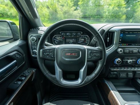 Used 2020 GMC Sierra 1500 Elevation w/ Elevation Value Package AWD/4WD image 14