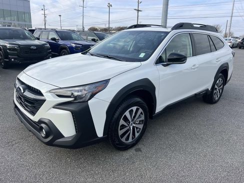 Used 2025 Subaru Outback Premium w/ Popular Package #1 image 3