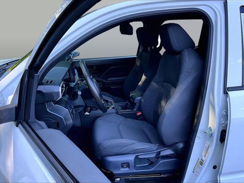 Certified 2025 Toyota Tacoma SR AWD/4WD image 9
