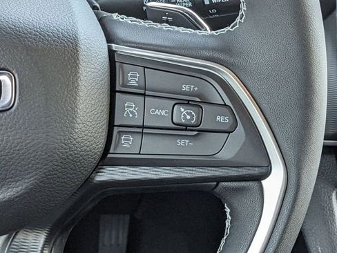 New 2025 Jeep Grand Cherokee L Altitude image 18