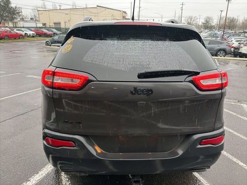 Used 2015 Jeep Cherokee Latitude w/ Comfort/Convenience Group image 8