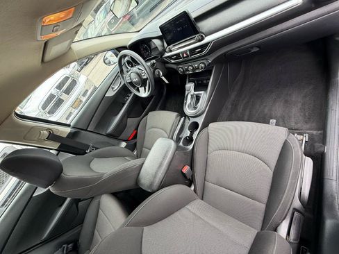 Used 2023 Kia Forte LXS w/ LXS Technology Package FWD image 29