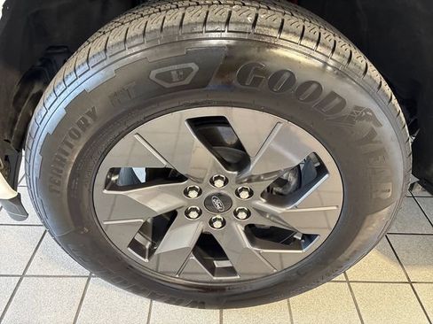 Used 2024 Ford F150 Lightning Flash AWD/4WD image 5