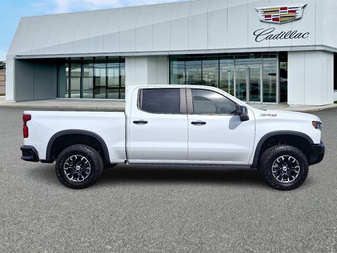 Used 2024 Chevrolet Silverado 1500 ZR2 w/ Technology Package AWD/4WD image 7