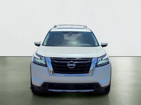 Used 2023 Nissan Pathfinder Platinum AWD/4WD image 9