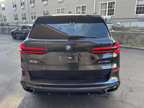 Used 2024 BMW X5 xDrive50e w/ M Sport Package AWD/4WD image 4
