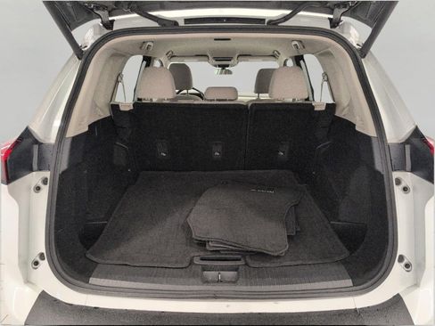 Used 2025 Nissan Rogue SV AWD/4WD image 15