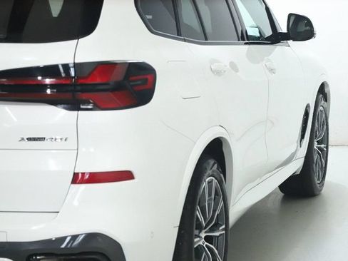 Used 2024 BMW X5 xDrive40i w/ M Sport Package AWD/4WD image 47