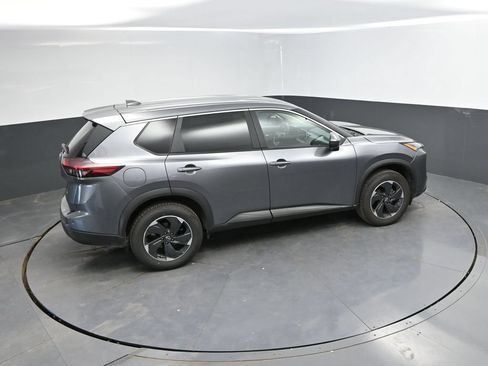 Used 2025 Nissan Rogue SV AWD/4WD image 32