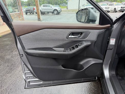 Used 2023 Nissan Rogue SV AWD/4WD image 12
