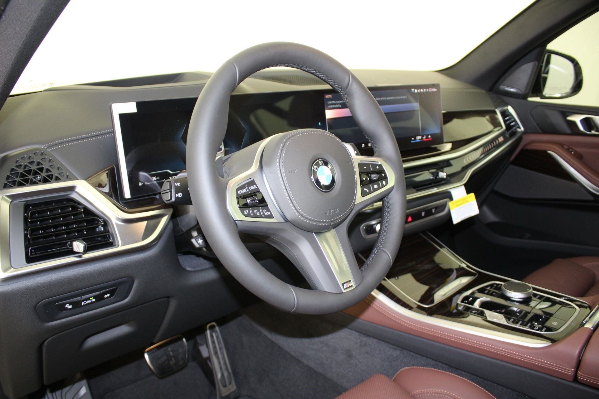 Used 2026 BMW X5 xDrive40i w/ M Sport Package AWD/4WD image 4