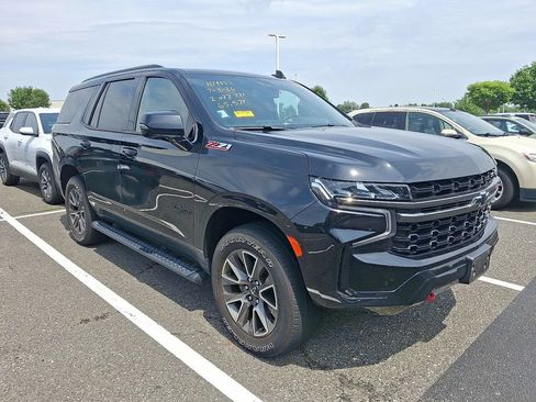 Certified 2022 Chevrolet Tahoe Z71 w/ Luxury Package AWD/4WD image 3