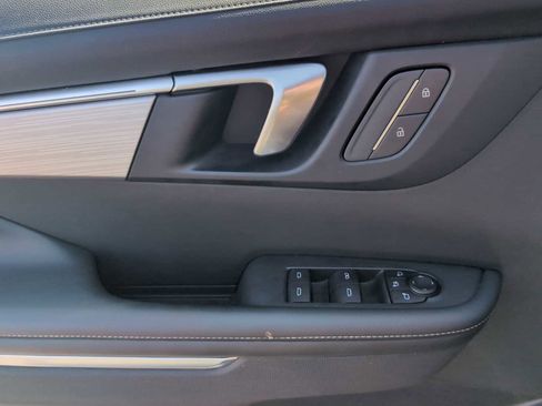 Used 2025 Buick Enclave Preferred image 23