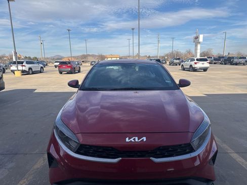 Used 2023 Kia Forte LXS w/ LXS Technology Package image 2