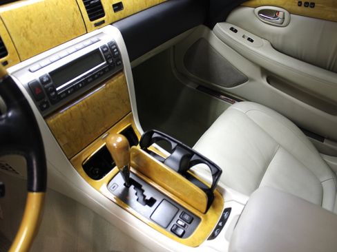 Used 2002 Lexus SC 430 Convertible image 31