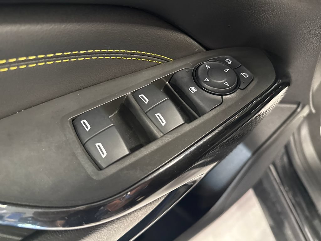 Used 2024 Chevrolet Trax LT FWD image 28