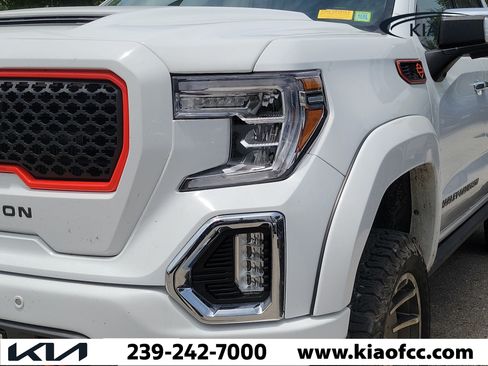 Used 2021 GMC Sierra 1500 SLT w/ SLT Premium Plus Package AWD/4WD image 5