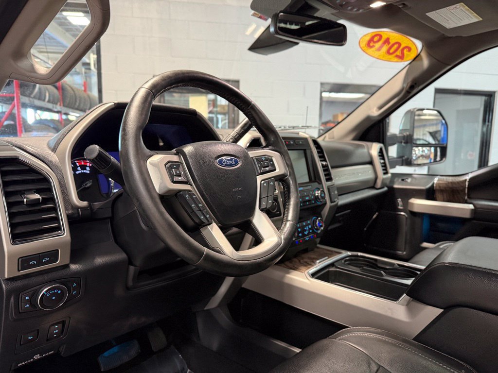 Used 2019 Ford F350 Lariat w/ Lariat Ultimate Package AWD/4WD image 12