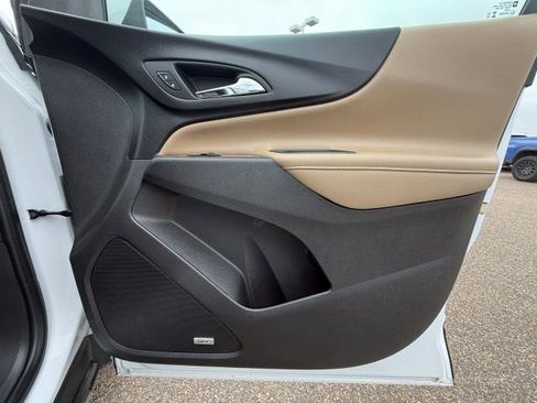 Used 2024 Chevrolet Equinox Premier image 33