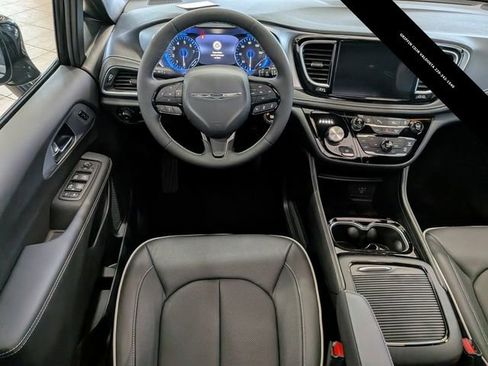New 2026 Chrysler Pacifica Limited w/ S Appearance Package AWD/4WD image 17