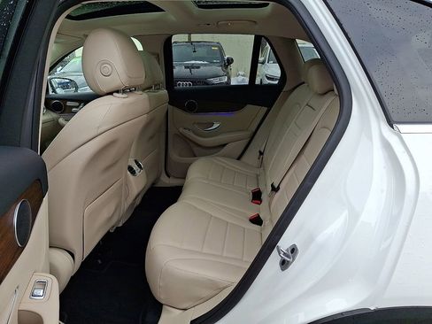 Used 2022 Mercedes-Benz GLC 300 4MATIC image 10