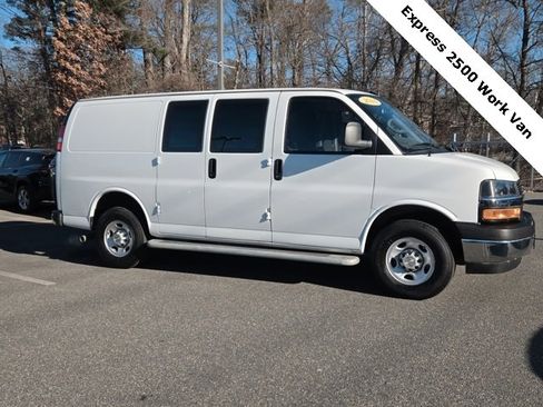 Used 2024 Chevrolet Express 2500 Work Van w/ Driver Convenience Package image 4