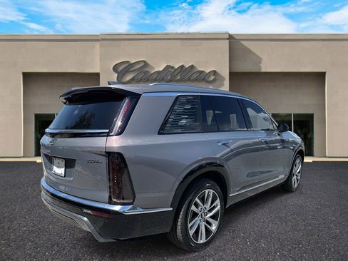 New 2026 Cadillac Vistiq Luxury image 3