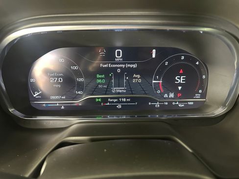 Used 2024 GMC Yukon SLT w/ SLT Luxury Package image 17