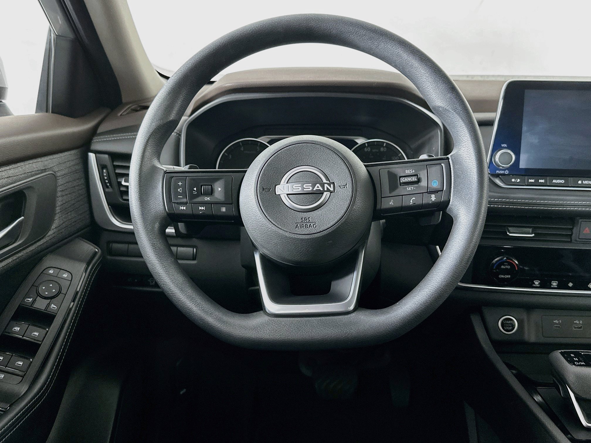 Used 2023 Nissan Rogue SV FWD image 18