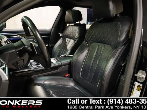 Used 2020 BMW 750i xDrive image 36