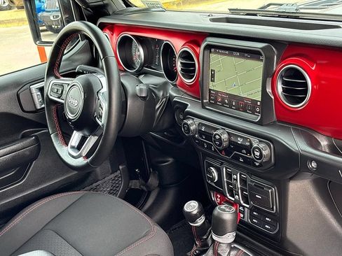 Used 2022 Jeep Wrangler Unlimited Rubicon w/ LED Lighting Group AWD/4WD image 25