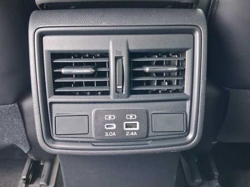 Used 2026 Subaru Forester Premium AWD/4WD image 25