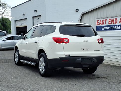 Used 2012 Chevrolet Traverse LT FWD image 3